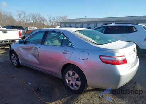 2008 Toyota Camry Le z USA, uszkodzony, nr VIN 4T4BE46K98R025835